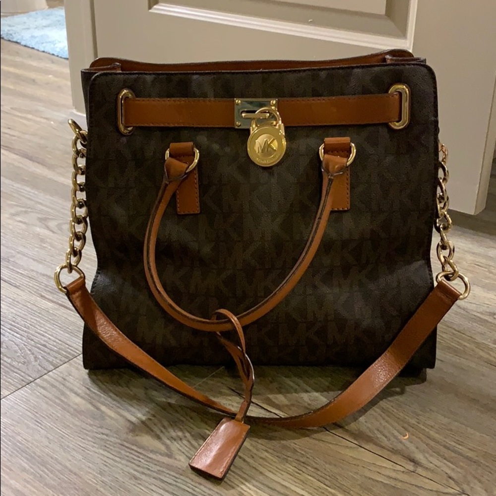 Micheal kors purse